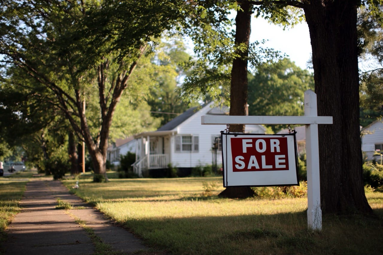 Open house sign for FSBO property in Virginia neighborhood
