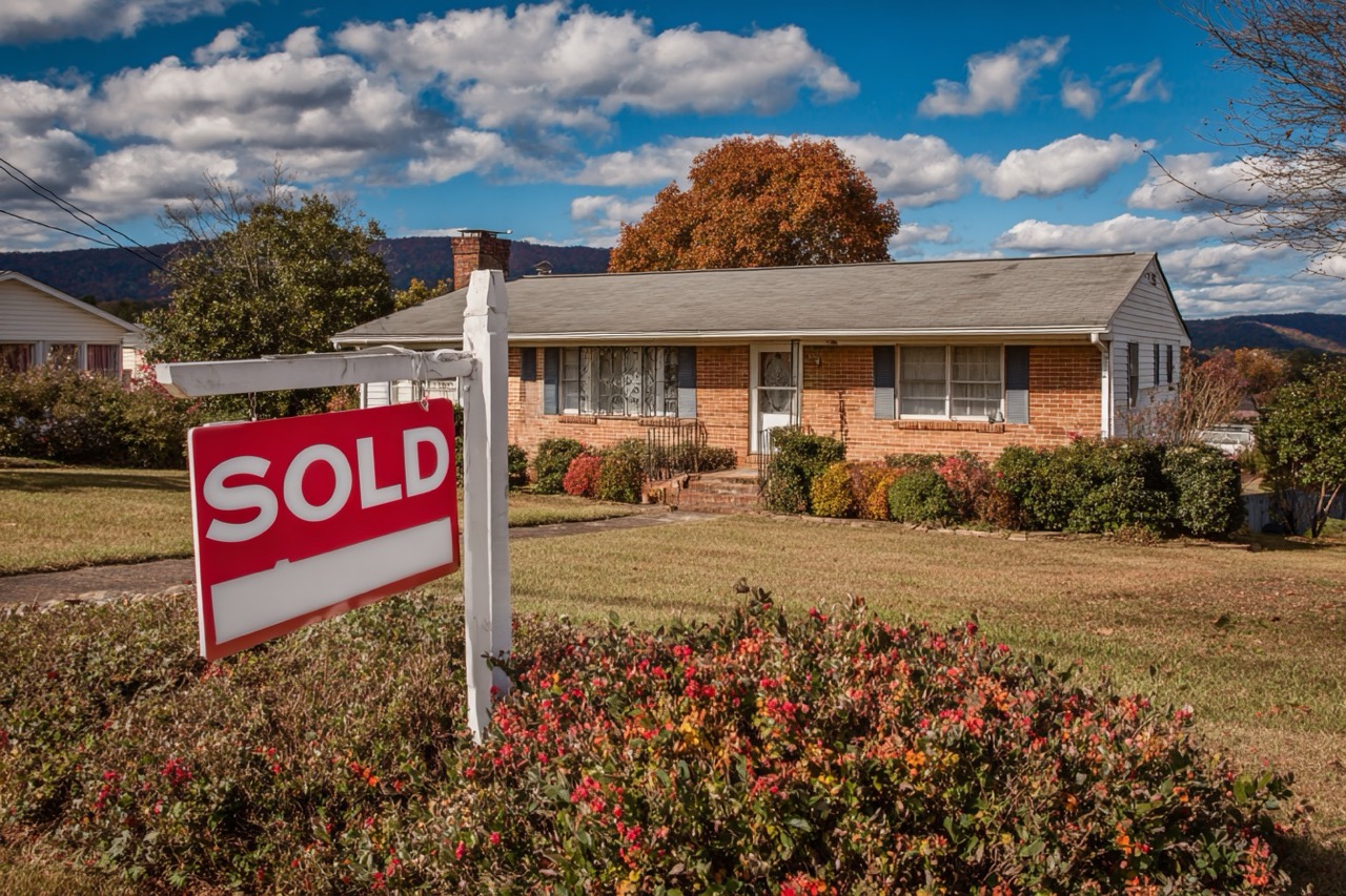 selling hoarder house Virginia for cash offer